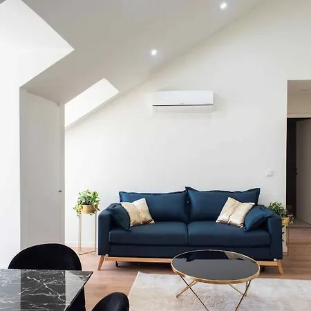 Pardal 2b - Penthouse In Alcantara - Parking Nearby